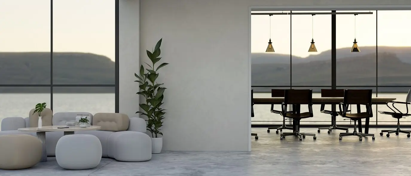 Intérieur aux murs peints lisses et mobilier épuré
